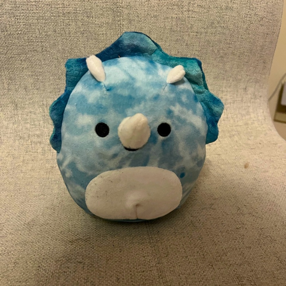😇BLUE AND WHITE TYE DYE 6" SQUISHMALLOW😇